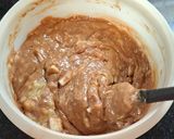 Foto del paso 4 de la receta: Budín de bananas y pera con cubierta crocante de chocolate