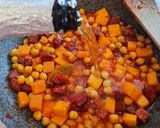 Foto del paso 3 de la receta Garbanzos con chorizo a la sidra y calabaza