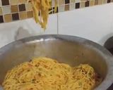 A picture of step 3 of Chicken Chow Mein Restaurant style.