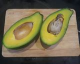 รูปขั้นตอนการทำที่ 1 ของ Avocado Boat Salad & Egg ไข่ดาวน้ำ&สลัดถั่วลูกไก่ในอะโวคาโด 🥑