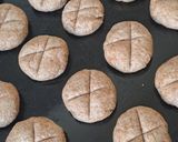 Foto del paso 4 de la receta: Pancitos integrales sin levadura