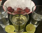 Foto del paso 1 de la receta: Margarita en frape de fresa