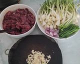 Hình bước làm 1 của món Thịt bò xào củ kiệu