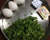 A picture of step 1 of Spinach Mushroom Omelette.