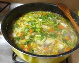 Pas rețetă Ciorba de pui cu legume de primavara 2 fotografie