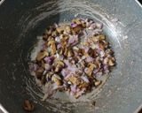 A picture of step 5 of Mushroom carbonara.