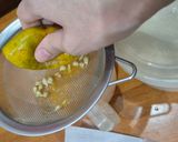 Foto langkah ke 2 dari resep Orange Gummy Candy.