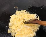 Foto langkah ke 2 dari resep Mie telur goreng.