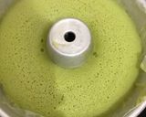 Foto langkah ke 5 dari resep Bolu Pandan Santan Kukus Mudah.