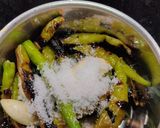 A picture of step 4 of Green chillies garlic coriander thecha.