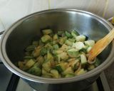 Foto del paso 3 de la receta: Crema de calabacín a las finas hierbas