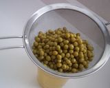 Foto del paso 2 de la receta Huevo frito con guisantes