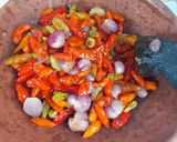 Foto langkah ke 3 dari resep Sambal Bawang Ndower Awet.
