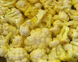 A picture of step 1 of Cauliflower Curry.