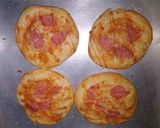 Foto langkah ke 15 dari resep Pizza mini ekonomis dan lembut. ide jualan paling menguntungkan.