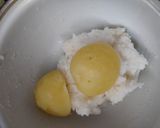 A picture of step 2 of Leftover Rice cutlet.
