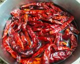 A picture of step 1 of Spicy Garlic Chutney.