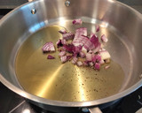 Foto del paso 3 de la receta: Garbanzos con rape y kale