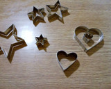 Foto del paso 5 de la receta: Galletitas Navideñas con centro de caramelos