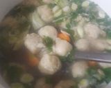 Foto langkah ke 4 dari resep Sup bakso ayam.