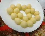 A picture of step 4 of Kachori.
