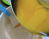 Foto langkah ke 4 dari resep Bolu Mentega Lapis Selai Nenas.
