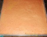 Foto langkah ke 3 dari resep Bolu rainbow mini gulung.