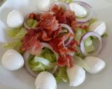 A picture of step 2 of Pancetta and mozzarella salad.