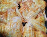 Sült csirkeszárny májas bunda alatt.  (Igazából nincs is neve...) Rizibizivel recept fázis 1 fotója