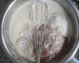 Foto del paso 4 de la receta: Bizcochuelo de chocolate con dulce de leche y coco✨