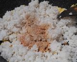 Foto langkah ke 3 dari resep Nasi Goreng Telur.