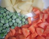 صورة لخطوة 1 من وصفة عيش بالدجاج والشحمة 😋😋