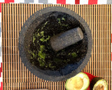 Foto del paso 2 de la receta: Guacamole estilo tropical