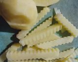 Foto langkah ke 1 dari resep French fries (kentang goreng ala resto cepat saji).