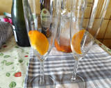 Foto del paso 1 de la receta: Cóctel de mandarinas, cava y ron tostado