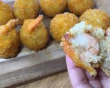 Foto langkah ke 8 dari resep Bola Kentang Udang & Mozarella.