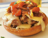 Foto del paso 6 de la receta: Hamburguesa de ternera con Camembert y Cebolla caramelizada