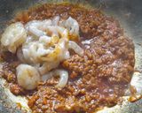 A picture of step 4 of Prawns masala.