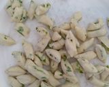Foto langkah ke 4 dari resep Kue Bawang Renyah.