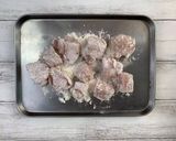 A picture of step 1 of Delicious Thai-style Soup Curry with Shiitake Powder.