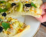 A picture of step 6 of ✨✨Mackerel🐟& Kiwi🥝Refreshing Pizza✨✨.