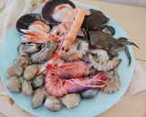 Foto del paso 1 de la receta: Mariscada de Marisa Marcos Ortega. Con pescado bien fresco