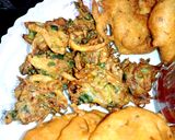 A picture of step 5 of Crispy onion cabbage pakora.