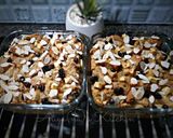 Foto langkah ke 4 dari resep Apple Bread Pudding with Custard Sauce.
