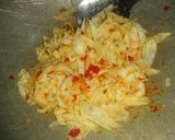 Foto langkah ke 2 dari resep Tumis Kubis Pedas.