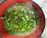 A picture of step 9 of Green Onion and Wakame Seaweed Ramen.