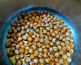 A picture of step 4 of Crispy Chickpea.