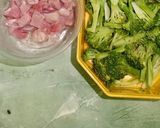 Foto langkah ke 1 dari resep Ca brokoli ayam.