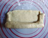 Foto langkah ke 8 dari resep Garlic Cheese Bread.