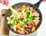 東販小食堂：燉雞的食譜步驟13照片